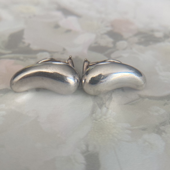 Authentic Tiffany & Co Elsa Peretti Bean Omega Back Stud Earring. Exquisite - Picture 9 of 17